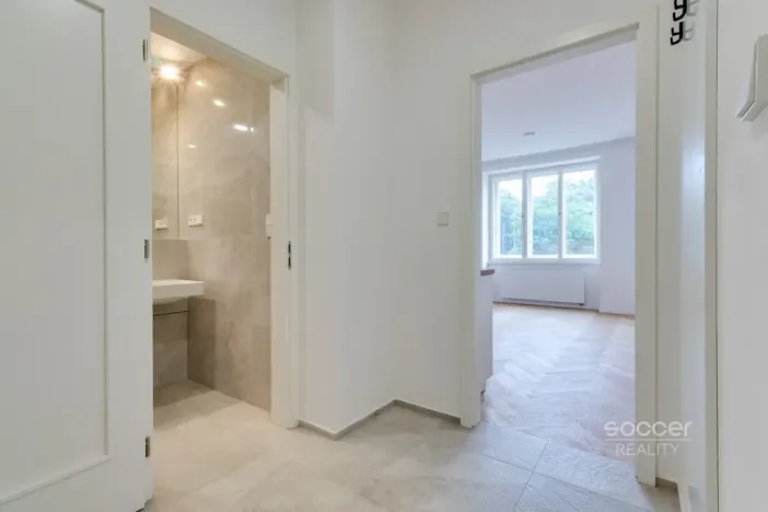 Pronájem bytu 1+kk, Praha - Vinohrady, Vinohradská, 30 m2