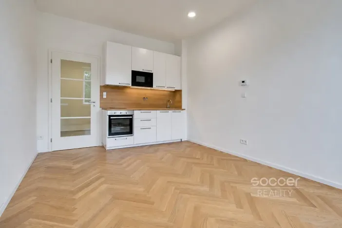 Pronájem bytu 1+kk, Praha - Vinohrady, Vinohradská, 30 m2