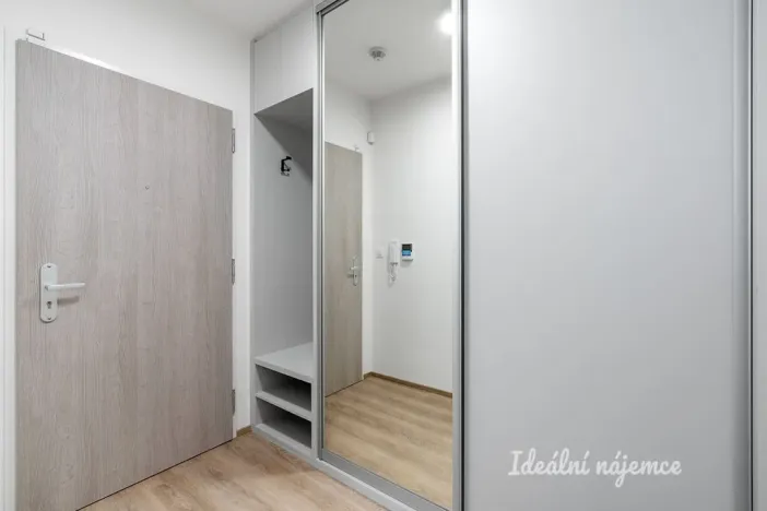 Pronájem bytu 3+kk, Praha - Háje, Sochorcova, 77 m2