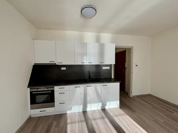 Pronájem bytu 1+kk, Praha - Strašnice, V předpolí, 30 m2