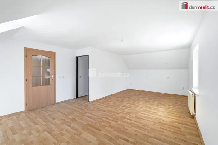 Prodej rodinného domu, Karlovice, 220 m2