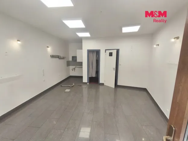 Pronájem obchodního prostoru, Ostrava - Moravská Ostrava, Nádražní, 42 m2