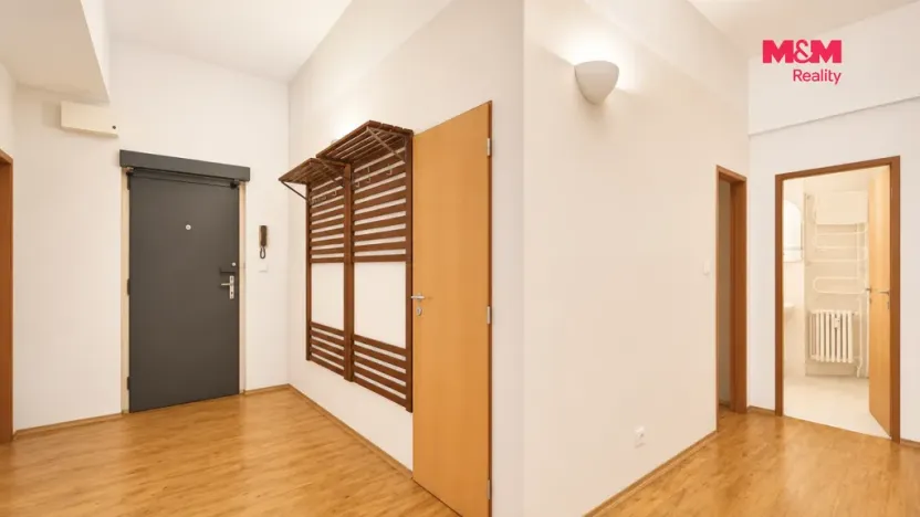 Prodej bytu 3+1, Praha - Vysočany, Podnádražní, 93 m2