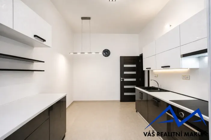 Prodej bytu 3+1, Ostrava, náměstí Msgre Šrámka, 93 m2
