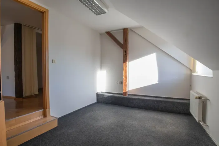 Prodej kanceláře, Chrudim - Chrudim IV, Lupáčova, 612 m2