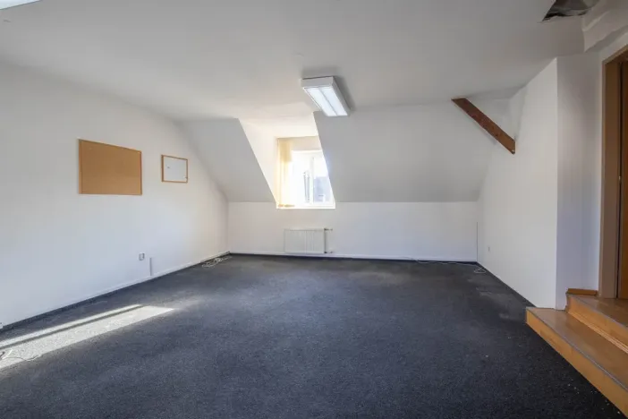 Prodej kanceláře, Chrudim - Chrudim IV, Lupáčova, 612 m2