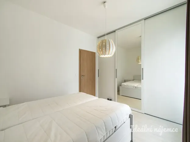 Pronájem bytu 3+kk, Praha - Prosek, Žitenická, 68 m2