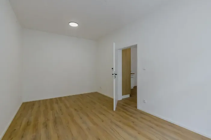 Pronájem bytu 2+kk, Praha - Košíře, Fabiánova, 37 m2