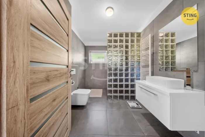 Prodej rodinného domu, Rožnov pod Radhoštěm, V Mokrém, 250 m2