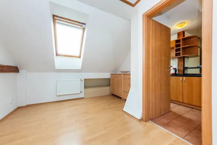 Pronájem bytu 2+kk, Praha - Horní Počernice, Náchodská, 50 m2