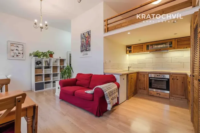Pronájem bytu 1+kk, Praha - Bubeneč, Korunovační, 32 m2