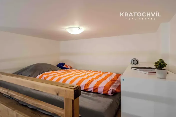 Pronájem bytu 1+kk, Praha - Bubeneč, Korunovační, 32 m2
