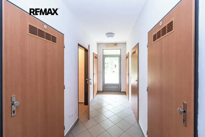Prodej bytu 2+kk, Praha - Hlubočepy, Kováříkova, 37222 m2