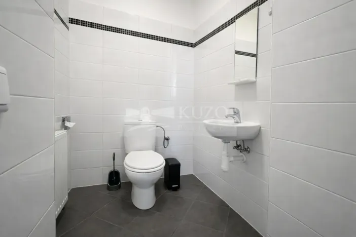 Pronájem bytu 2+kk, Praha, Strojnická, 66 m2