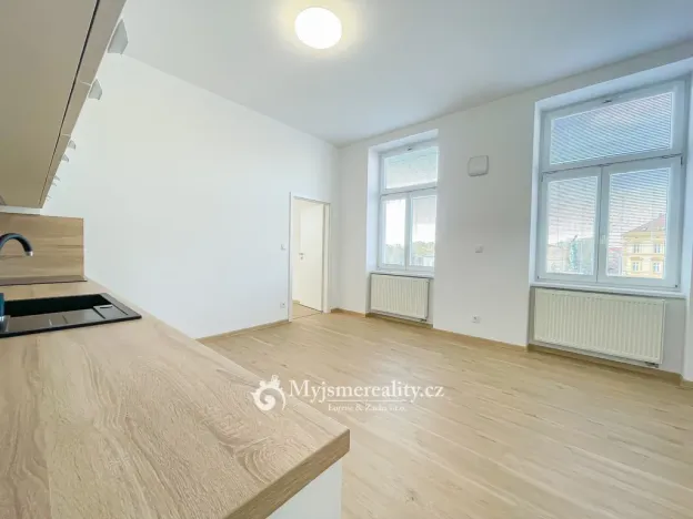 Pronájem bytu 2+kk, Znojmo, Mariánské náměstí, 60 m2