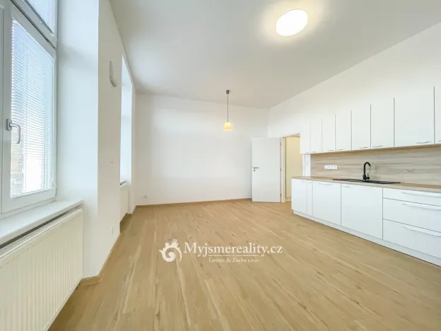 Pronájem bytu 2+kk, Znojmo, Mariánské náměstí, 60 m2