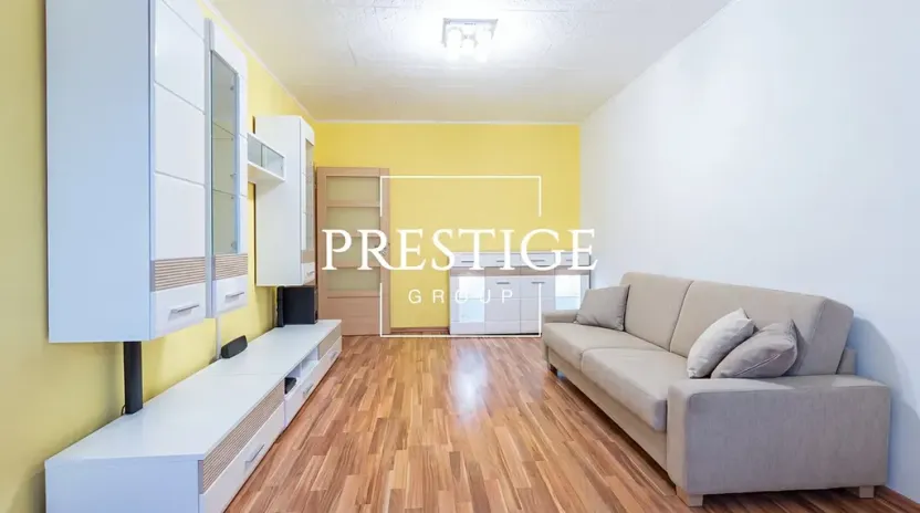 Pronájem bytu 2+1, Praha - Kobylisy, Famfulíkova, 60 m2