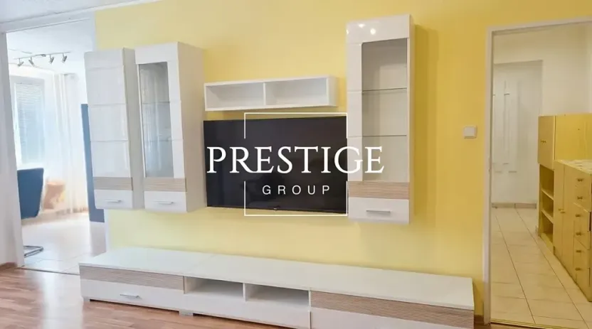 Pronájem bytu 2+1, Praha - Kobylisy, Famfulíkova, 60 m2