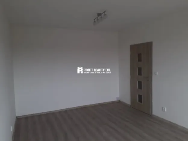Prodej bytu 1+kk, Praha - Háje, Matúškova, 32 m2
