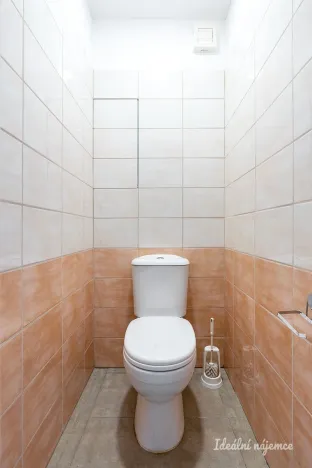 Pronájem bytu 2+kk, Praha - Prosek, Jablonecká, 40 m2