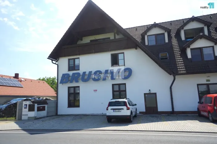 Pronájem skladu, Svojkovice, 328 m2