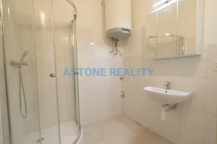 Pronájem bytu 2+kk, Praha - Vršovice, Bulharská, 58 m2
