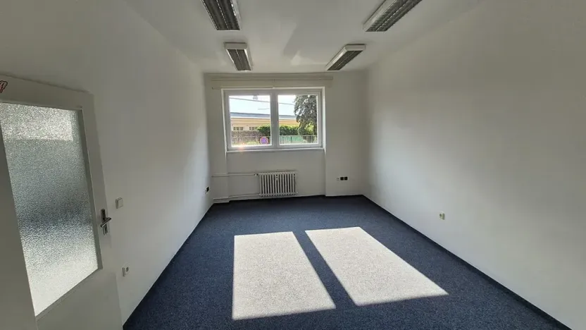 Pronájem kanceláře, Praha - Nusle, V Občanském domově, 37 m2