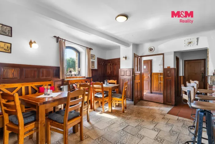 Prodej ubytování, Lomnice nad Popelkou, Poděbradova, 600 m2