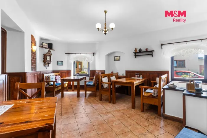 Prodej ubytování, Lomnice nad Popelkou, Poděbradova, 600 m2