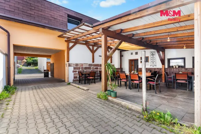 Prodej ubytování, Lomnice nad Popelkou, Poděbradova, 600 m2
