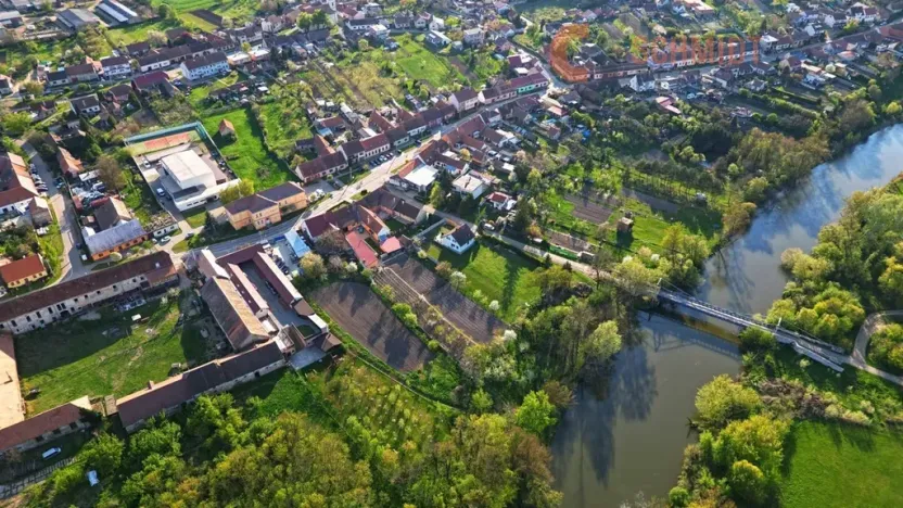 Prodej komerčního pozemku, Bulhary, 12736 m2
