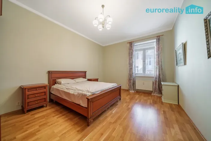 Prodej bytu 2+1, Karlovy Vary, Koptova, 80 m2