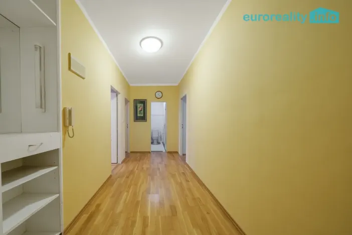 Prodej bytu 2+1, Karlovy Vary, Koptova, 80 m2