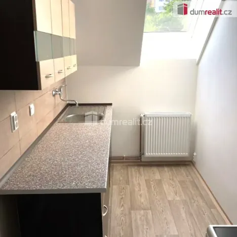 Pronájem bytu 2+1, Děčín - Děčín II-Nové Město, Kamenická, 56 m2