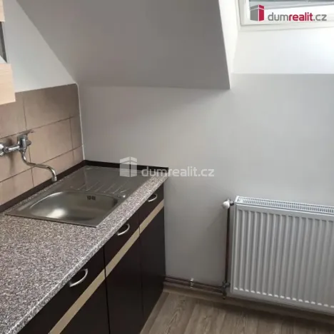 Pronájem bytu 2+1, Děčín - Děčín II-Nové Město, Kamenická, 56 m2
