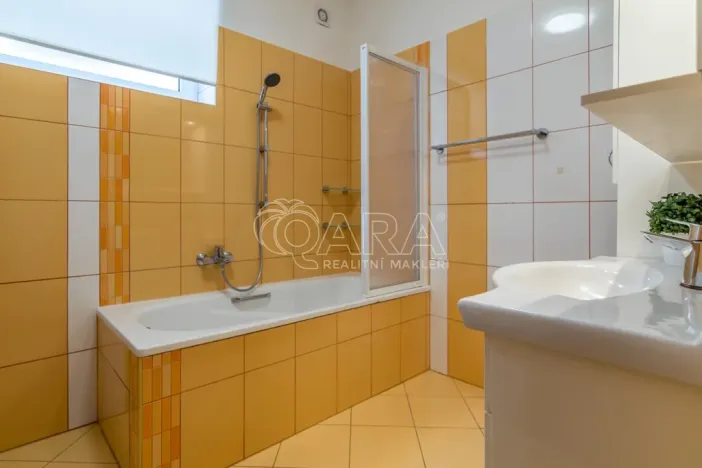 Prodej bytu 3+kk, Dolní Břežany, 135 m2