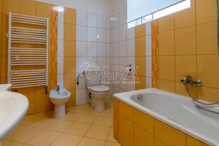Prodej bytu 4+kk, Dolní Břežany, 135 m2