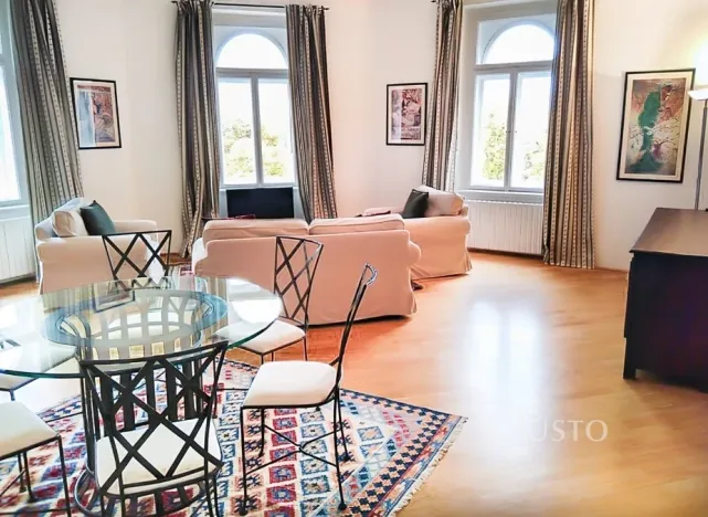 Pronájem bytu 3+1, Praha, Janáčkovo nábřeží, 83 m2