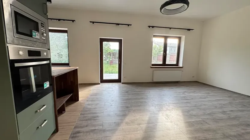 Pronájem rodinného domu, Horoměřice, Švejkova, 180 m2