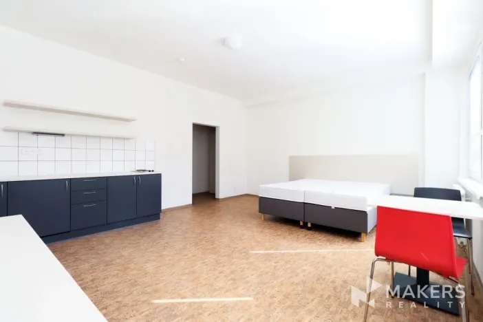 Pronájem bytu 1+kk, Praha - Smíchov, Křížová, 35 m2