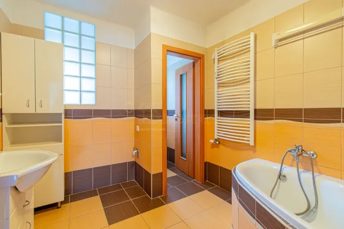 Prodej bytu 3+1, Písek, Sovova, 96 m2