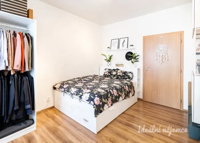 Pronájem bytu 1+kk, Praha - Hostivař, Vladycká, 28 m2