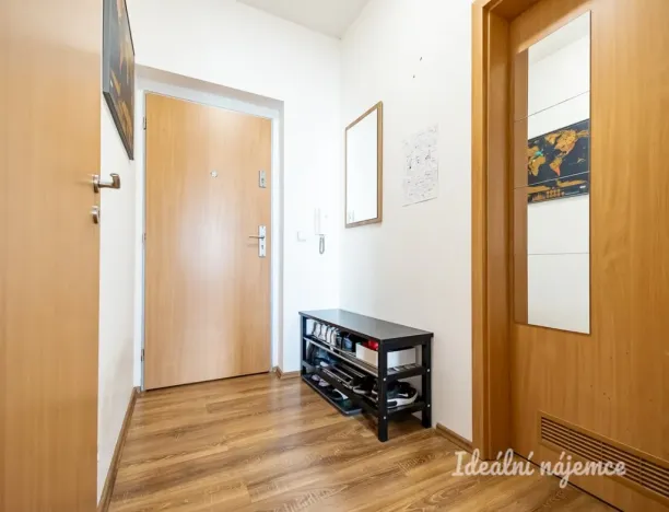 Pronájem bytu 1+kk, Praha - Hostivař, Vladycká, 28 m2
