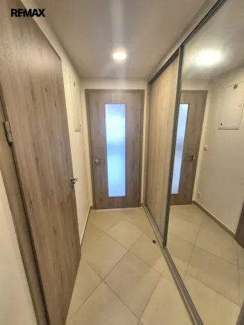 Pronájem bytu 1+kk, Praha - Třebonice, K metru, 29 m2