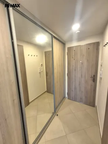 Pronájem bytu 1+kk, Praha - Třebonice, K metru, 29 m2