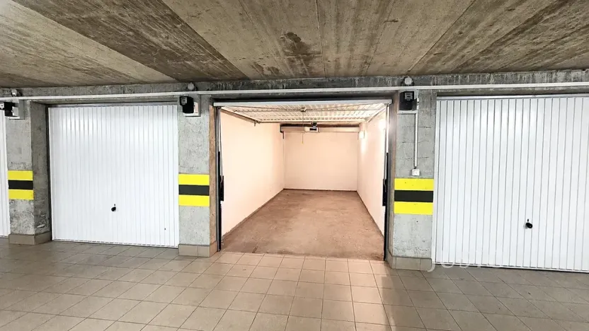 Pronájem garáže, Písek, Gregorova, 16 m2