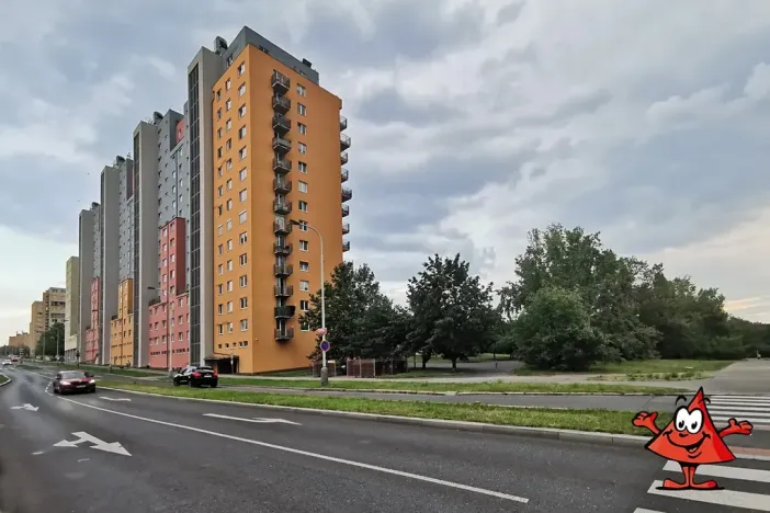 Pronájem garážového stání, Praha - Troja, Hnězdenská, 15 m2