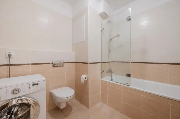 Pronájem bytu 2+kk, Praha - Hostivař, náměstí Přátelství, 55 m2