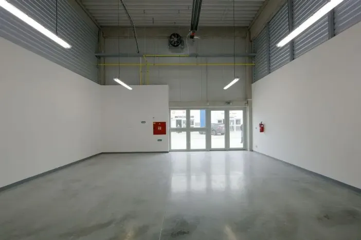 Pronájem obchodního prostoru, Praha - Malešice, Tiskařská, 205 m2