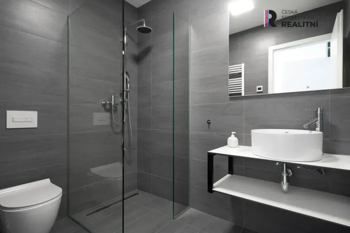 Pronájem bytu 1+kk, Zlín, Lorencova, 42 m2